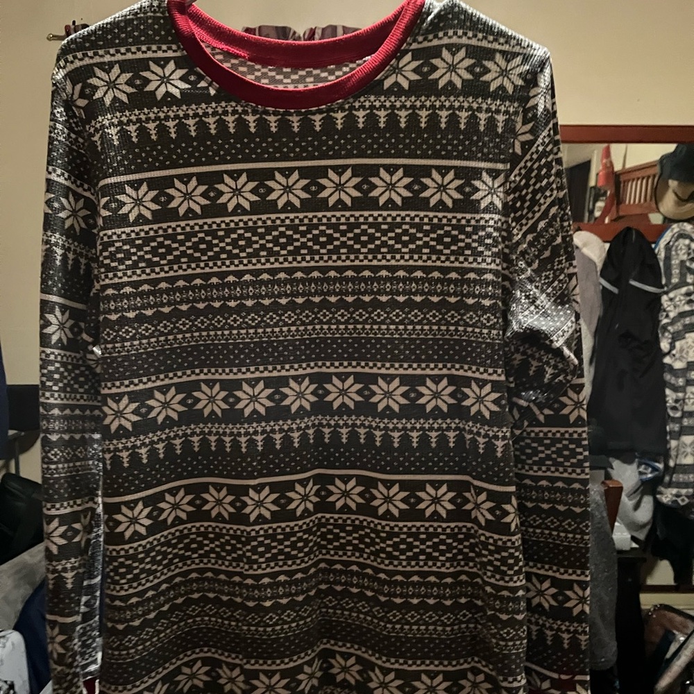 Cuddi Duds Long underwear top for winter! So cute, grey/white/red Size L